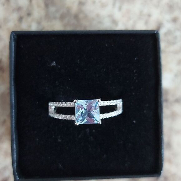 1.2 Carat Sky Blue Topaz 925 Sterling Silver Gemstone Ring - Picture 6 of 13